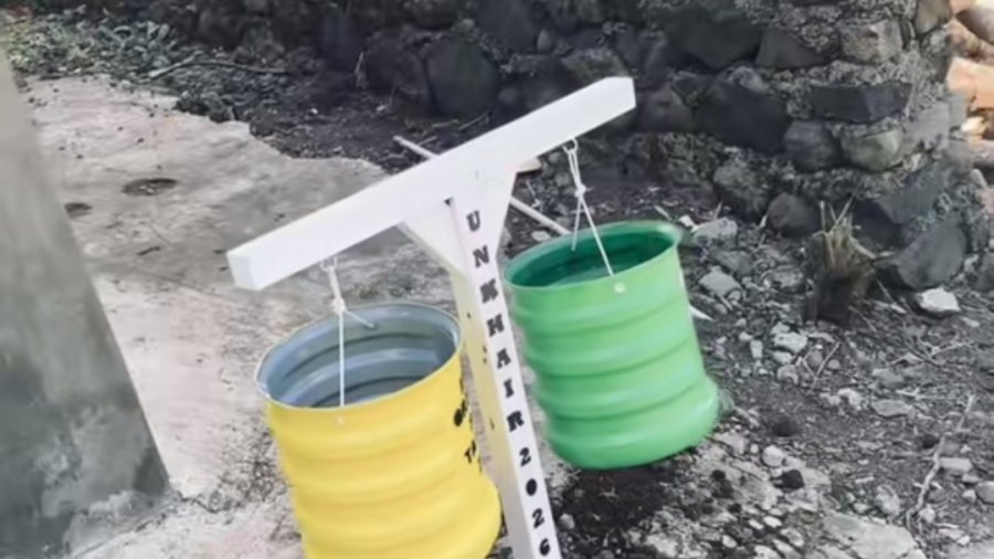 Pedulii Lingkungan, Mahasiswa KKN Unkhair Pasang Tempat Sampah di 18 Titik  Kelurahan Tambula